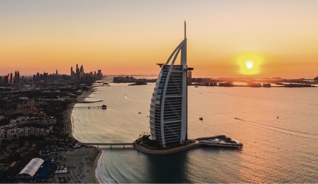 Burj Al Arab o zachodzie słońca